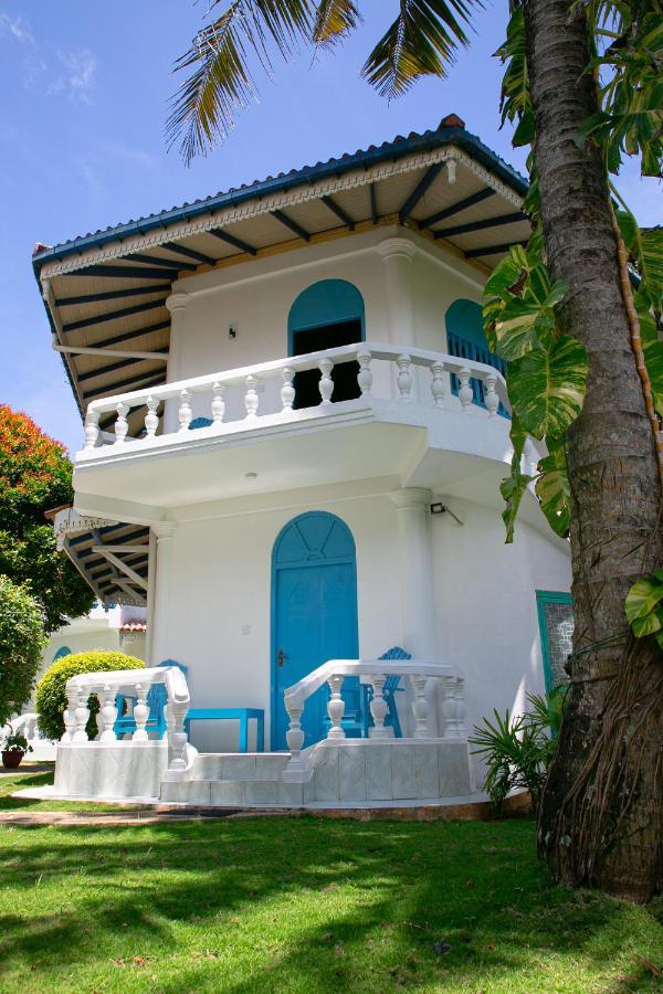 Alma Beach Hotel Weligama Exteriör bild