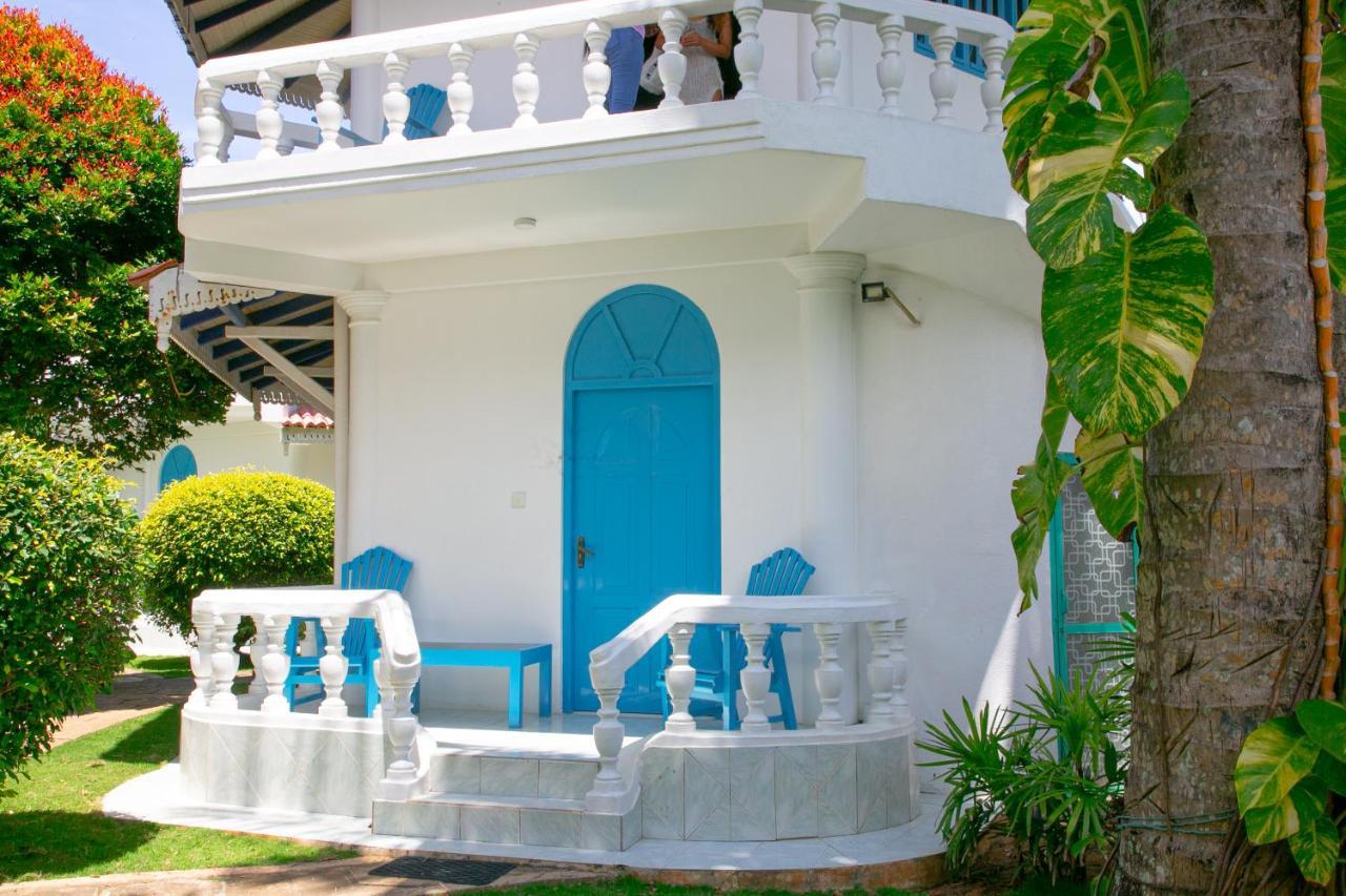 Alma Beach Hotel Weligama Exteriör bild