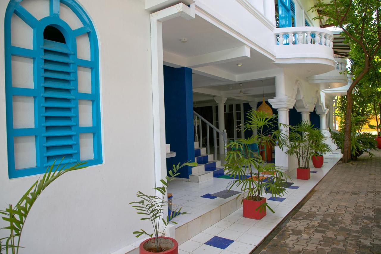 Alma Beach Hotel Weligama Exteriör bild