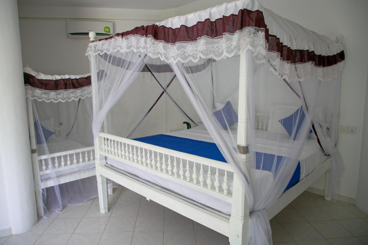 Alma Beach Hotel Weligama Exteriör bild