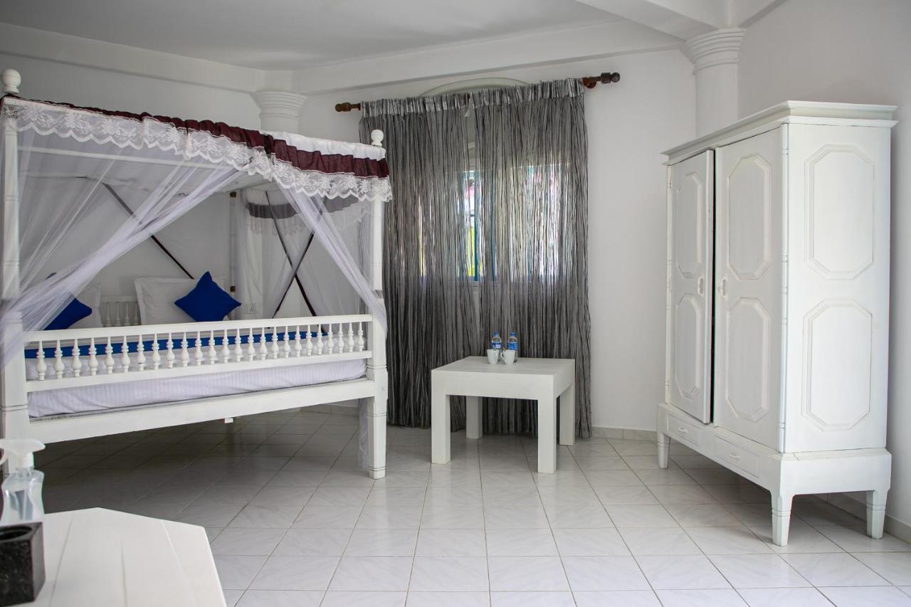 Alma Beach Hotel Weligama Exteriör bild