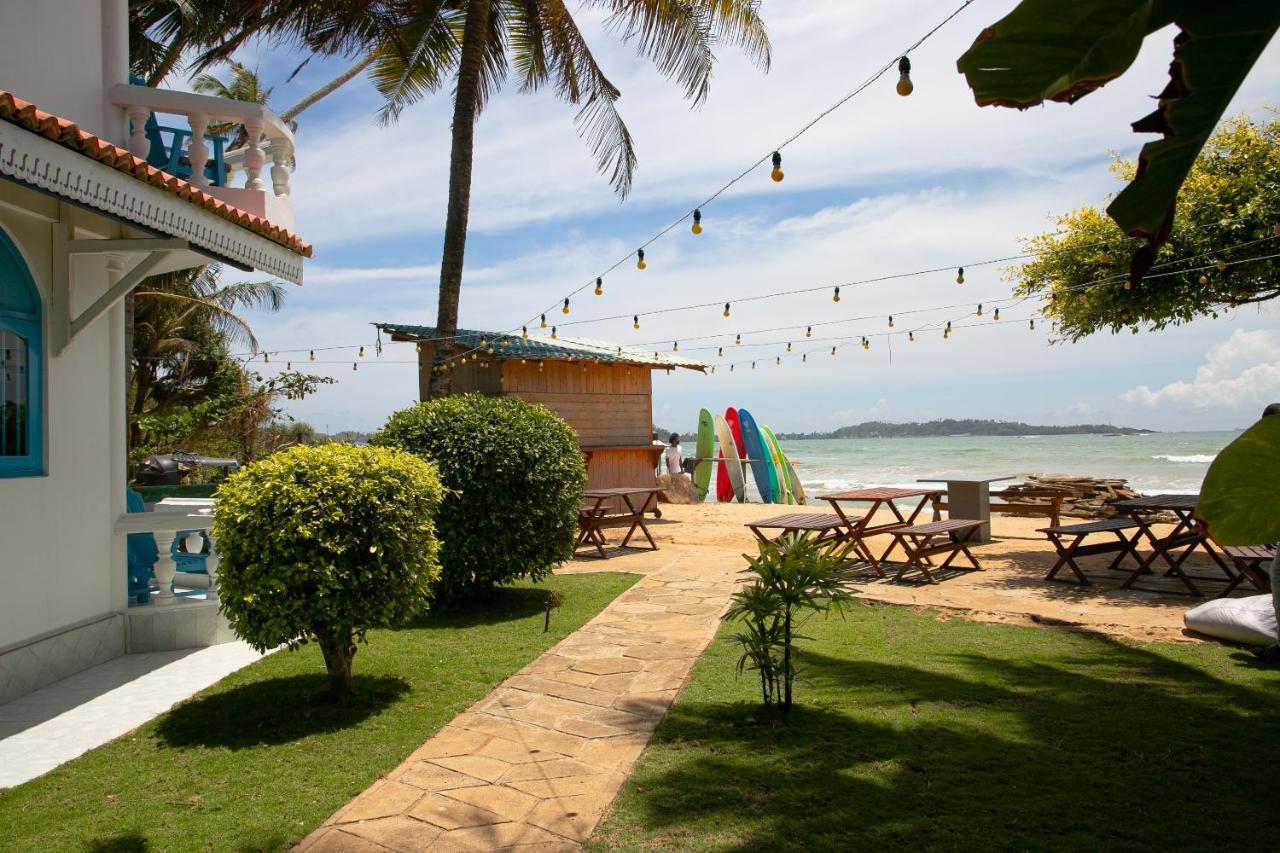 Alma Beach Hotel Weligama Exteriör bild